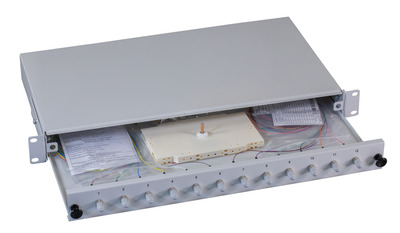 Spleißbox ST 50/125µm OM2 ausziehbar 24  -- Pigtails/24 Kuppl.